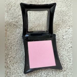 illamasqua Powder Blush in Katie- gently used